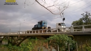 Atravessando a ponte sobre o Rio Paraíba